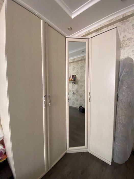 Угловой шифонер