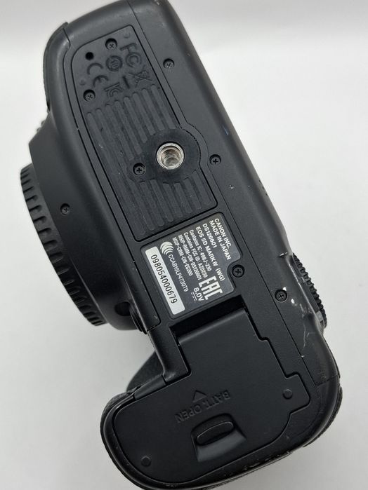 5D Mark IV body sotiladi