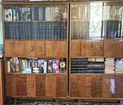 Книжный шкаф, китоблар учун шкаф