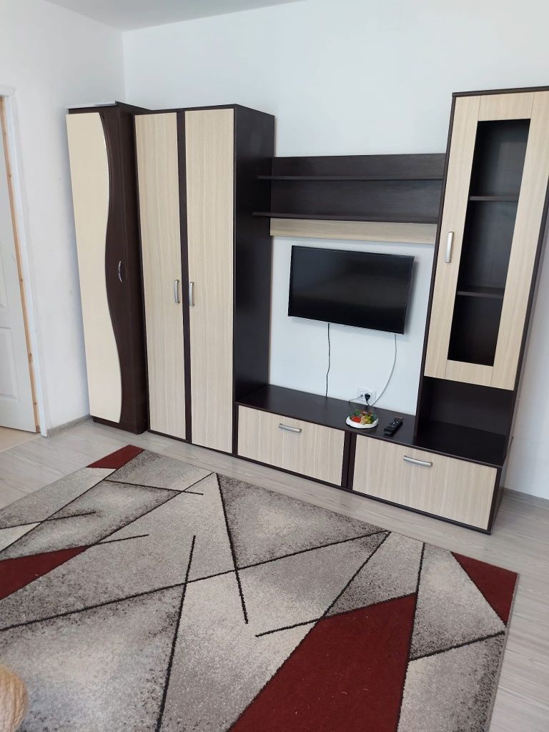 Inchiriez  apartament 2 camere