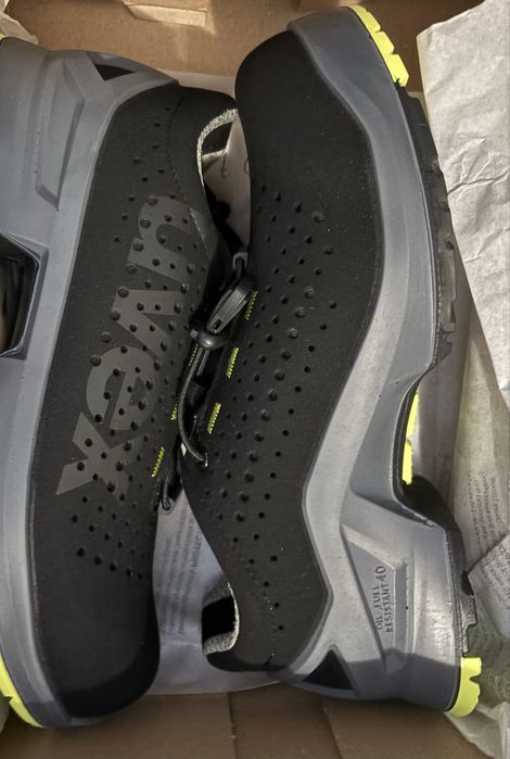 Pantofi de protecție uvex 1 S1 SRC ESD 85438 40, noi