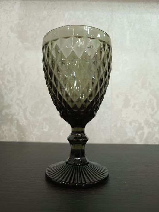 Набор бокалов из цветного стекла