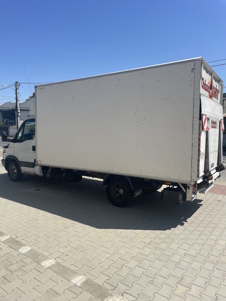 Iveco cub cu lift