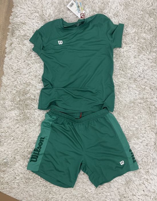 Compleu Sort si Tricou Wilson Original Dama la pret Redus