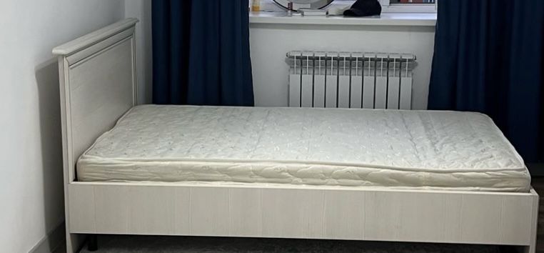 Спальный кровать