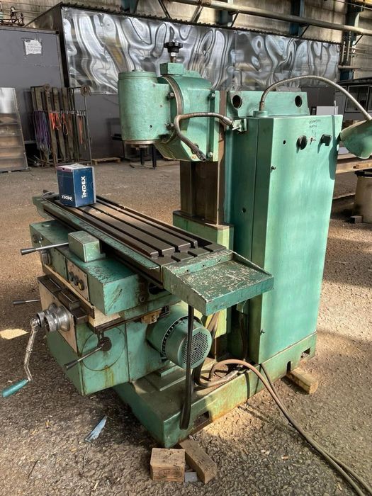 Универсална фреза ФУ 251