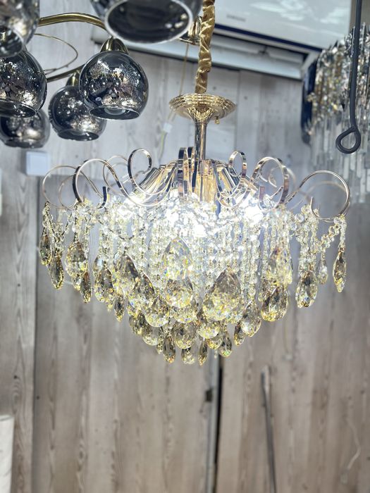 Lyustra va galogen arzon narxlarda