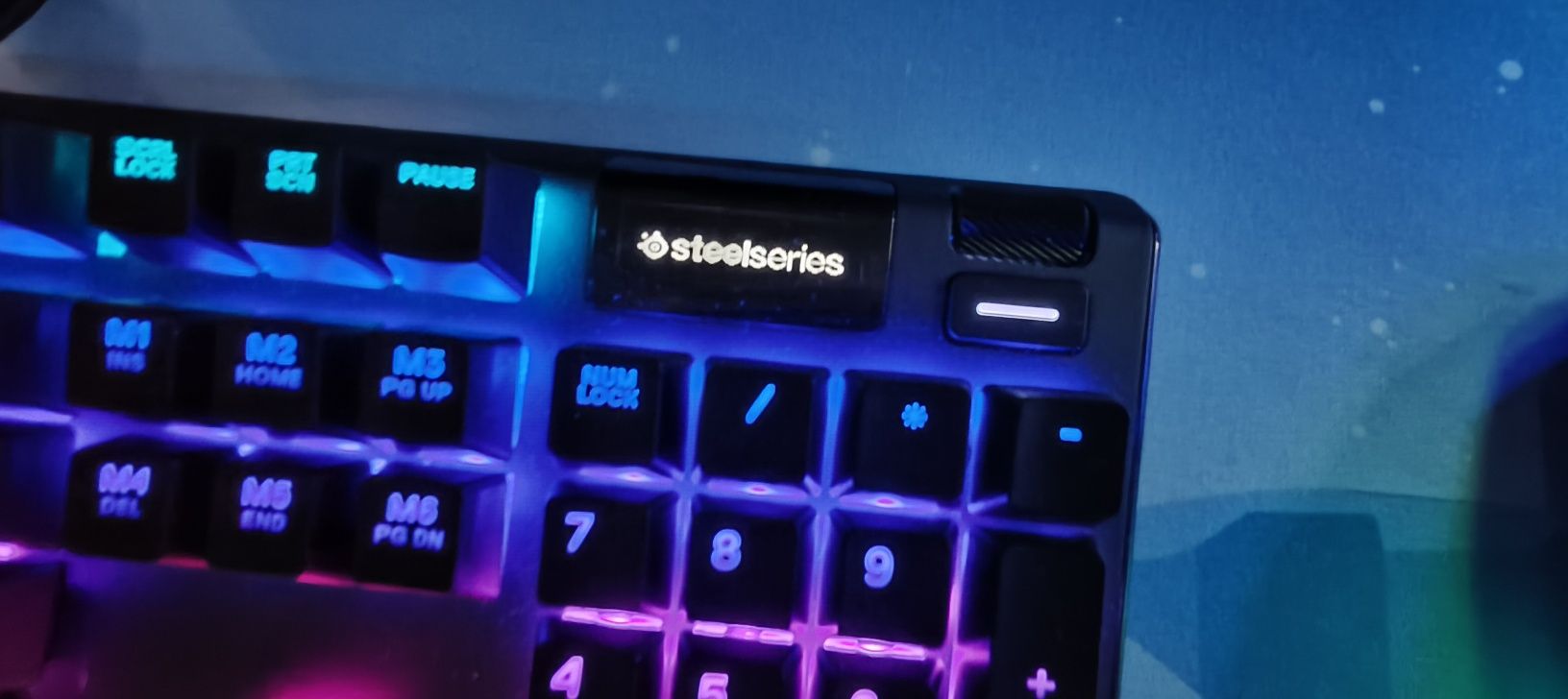 Tastatura gaming steelseries apex 5