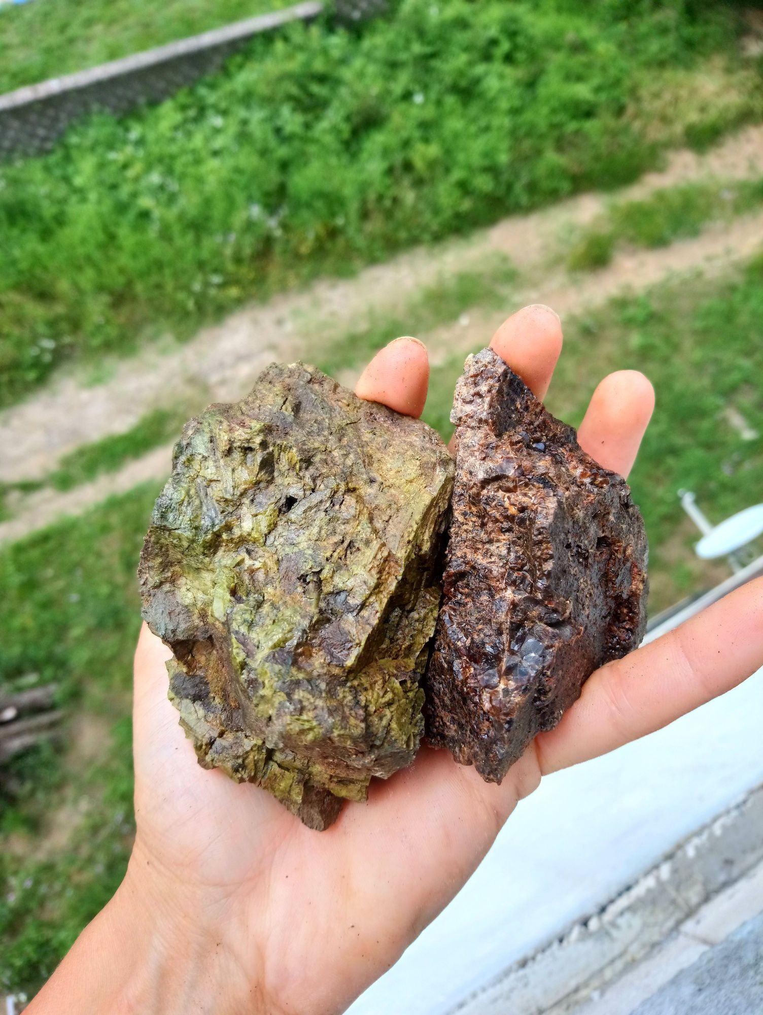 Лот минерали от България епидот гранат кварц аметист кристали гранат