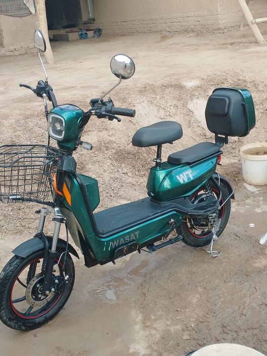 Sukuter elektroni