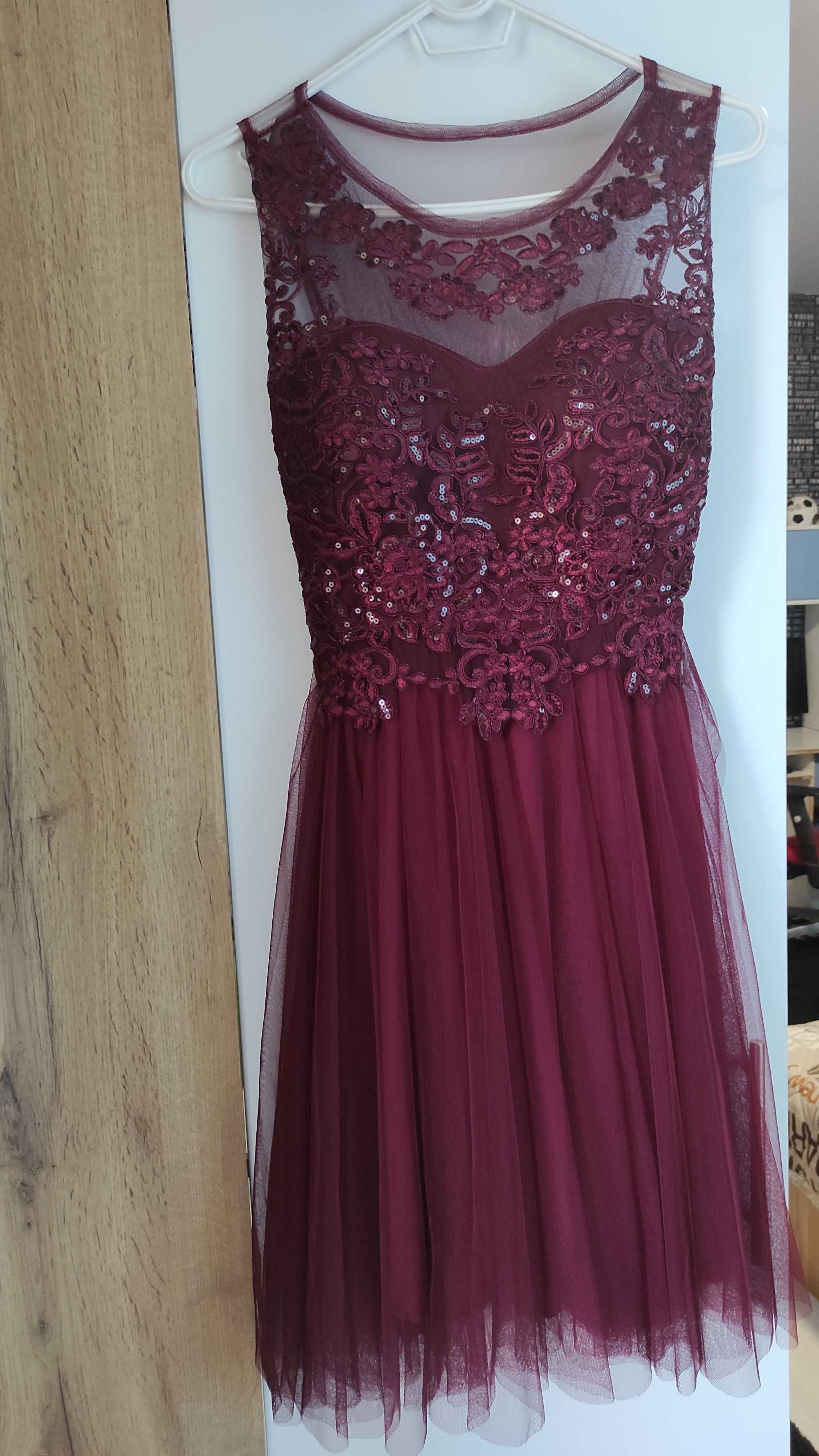 Официална рокля с допълнителни ръкави в цвят бордо