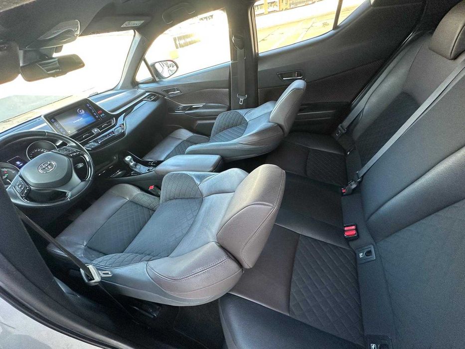 Toyota C-HR  1.8 Hybrid Lounge 12 Luni Garantie