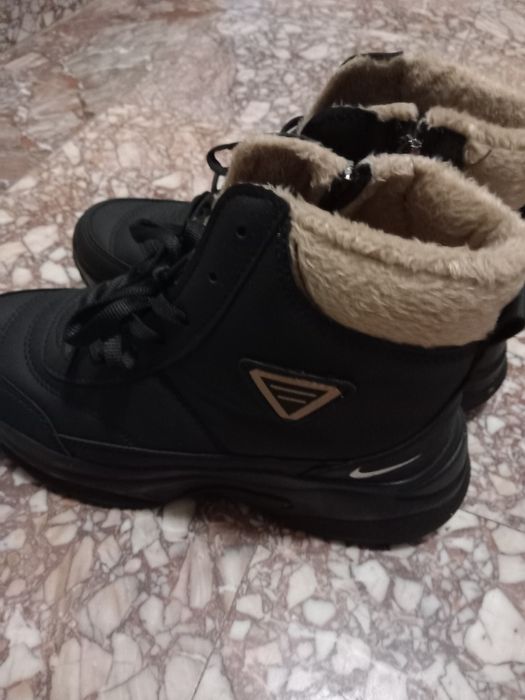 Дамски зимни обувки Найк
