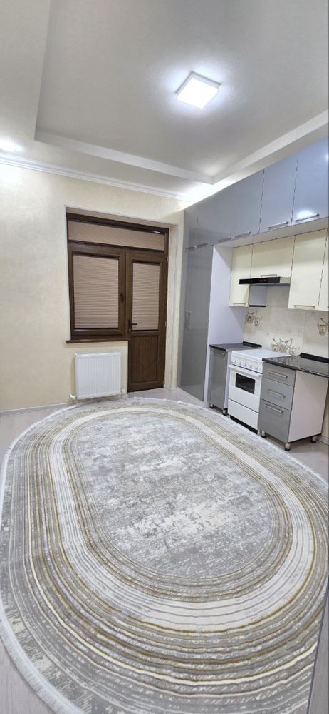 Чилонзар -24 квартал 1/8/9. 40м2 Срочно продам квартиру