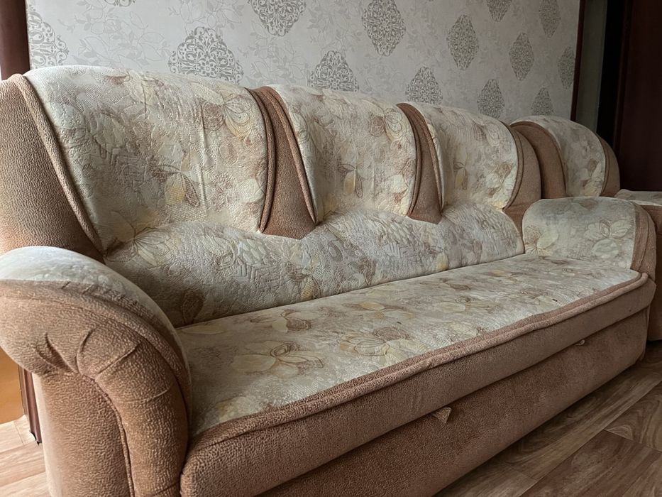 Продам диван и два кресла