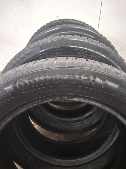 Patru anvelope de iarnă CONTINENTAL 225 /55 R18