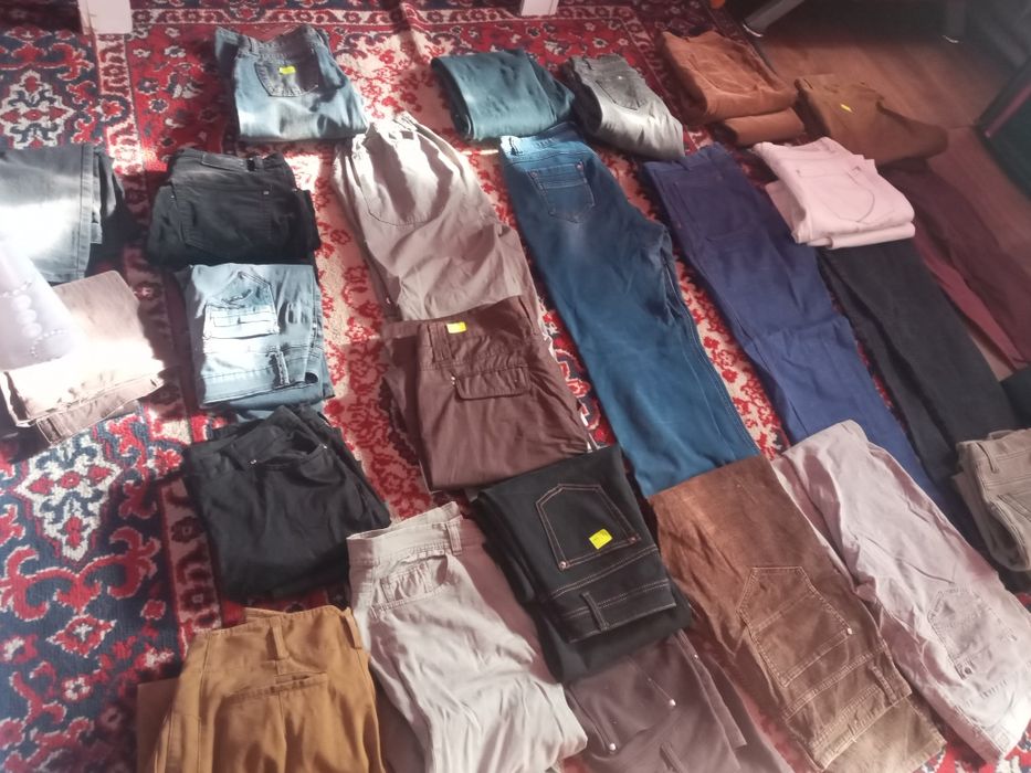 Продам мужские джинсы