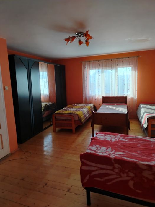 Casă de închiriat