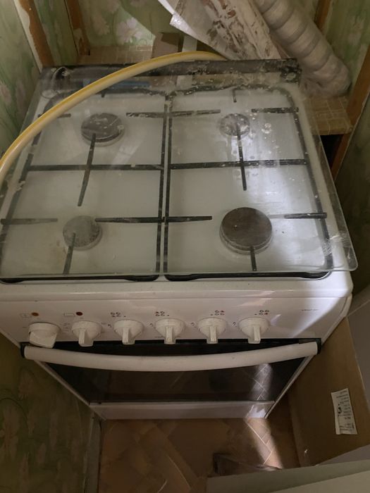 Газовая плита с духовкой