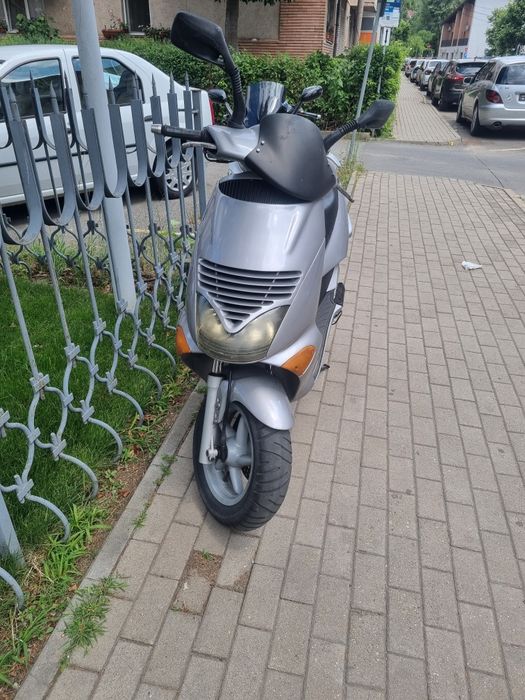 Scuter de vânzare