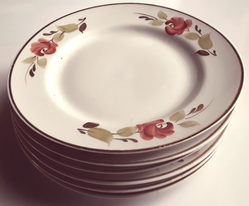 Тарелки новые суповые с подтарельниками ГДР 20 шт,