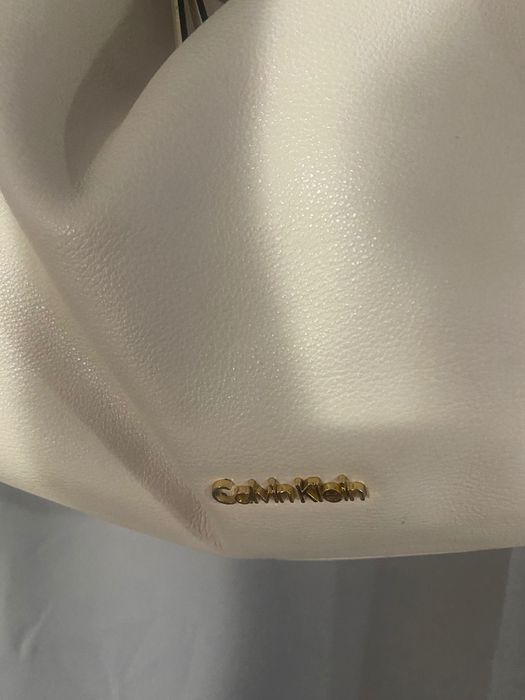 Чанта Calvin Klein естествена кожа