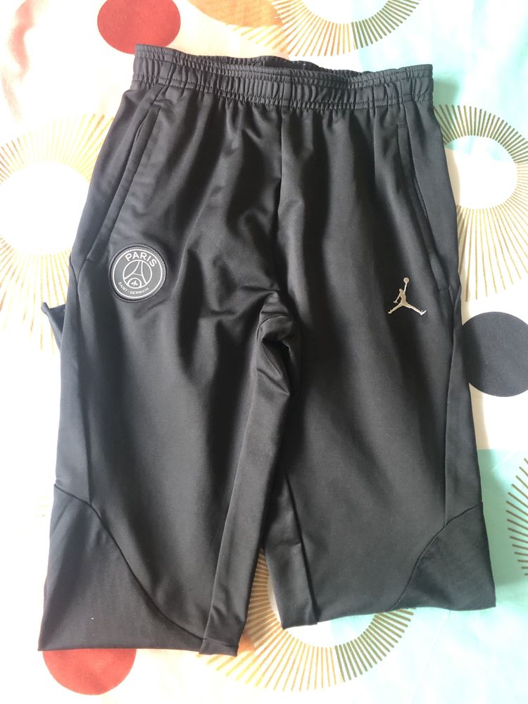 Продавам детско долнище Jordan PSG