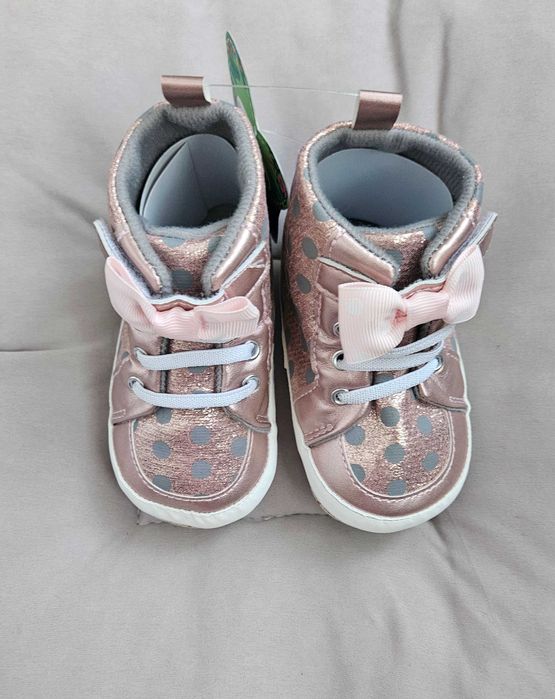 Sneakersi roz, marime 13-18 luni