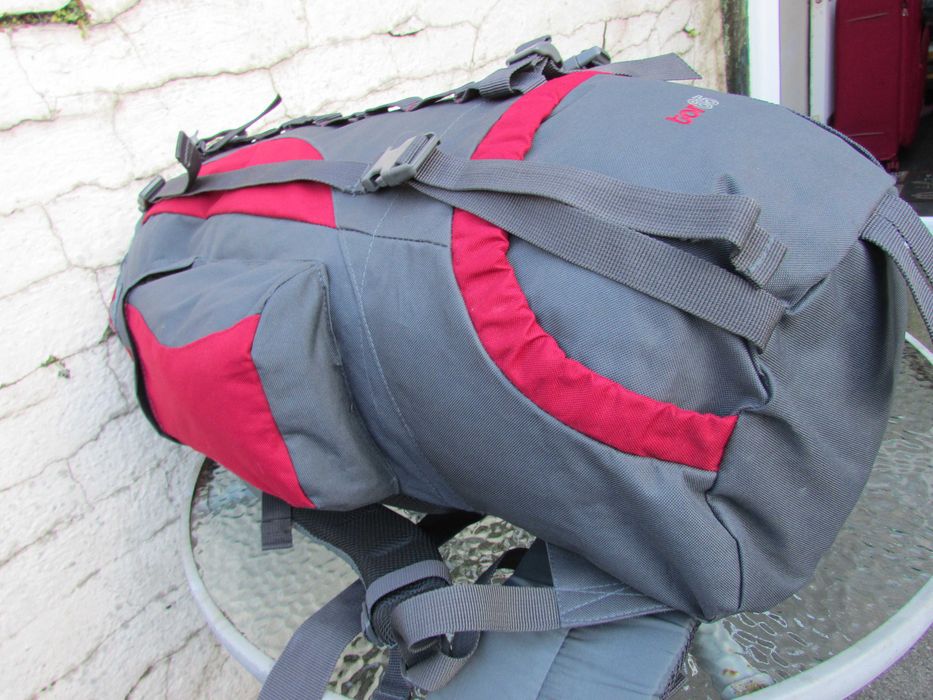 Туристическа раница Mountain Warehouse Tor 65L