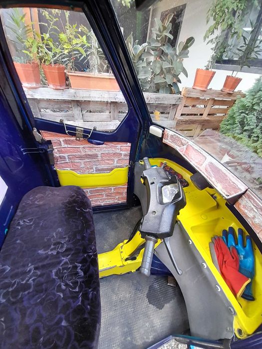 Ape50 piaggio triciclu pe benzina