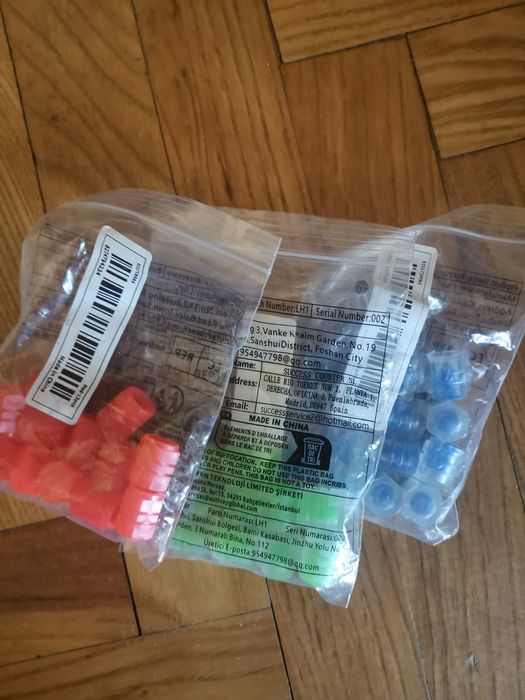 Нови, 4бр в пакет светещи капачки за гуми на автомобил