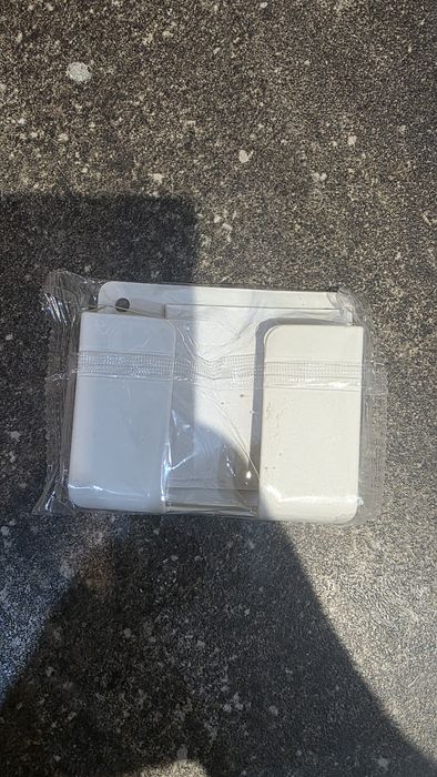 Поставка за стена за дистанционно,  телефон