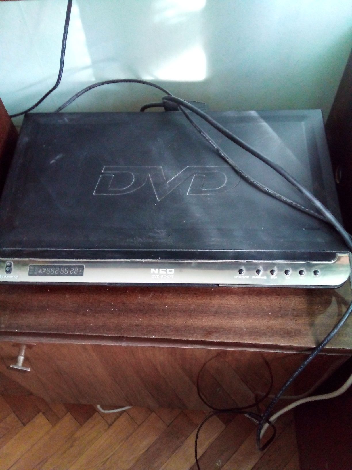 DVD player  NEO  и телевизор ВЕКО