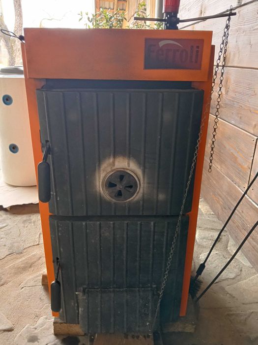 centrala pe lemne+boiler termoelectric și robineți