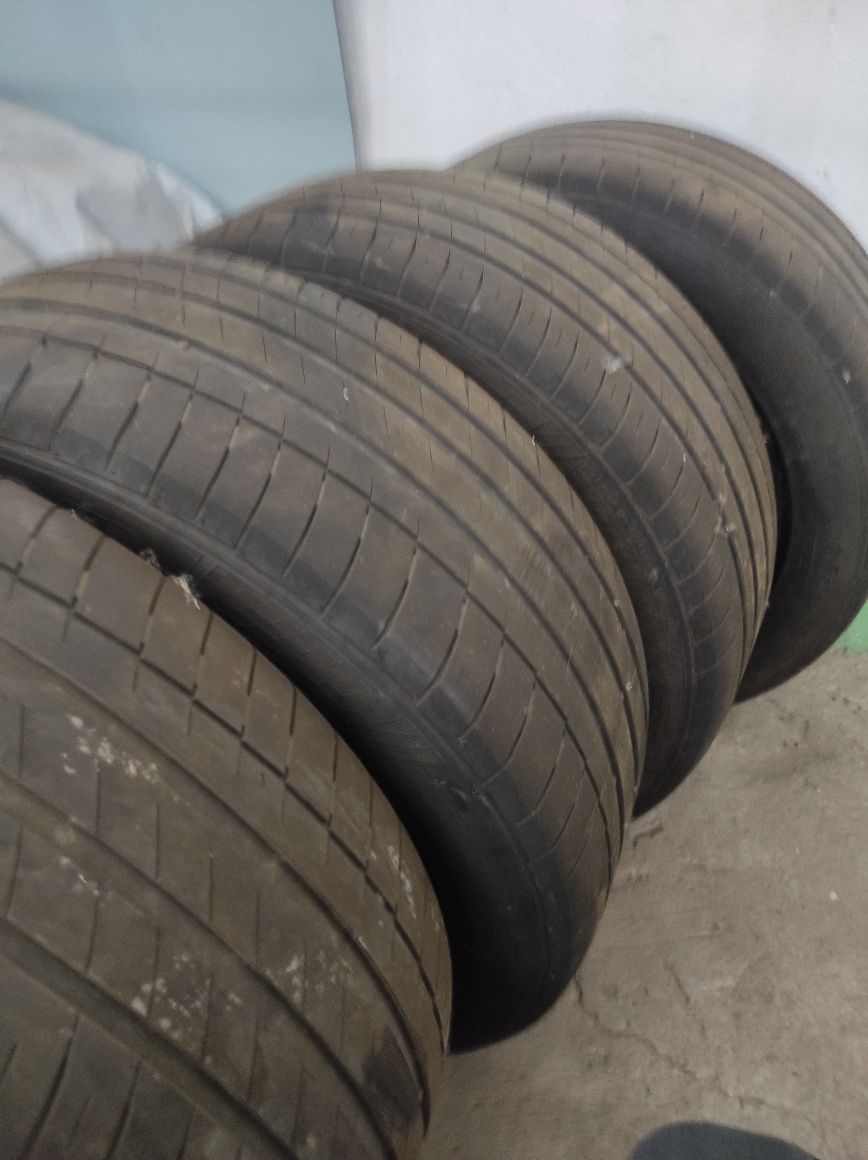 Продам шины бу 255/50 R19