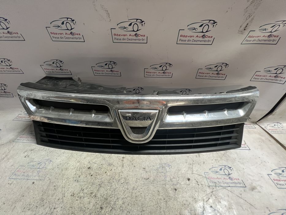 grila bara fata dacia duster 2017