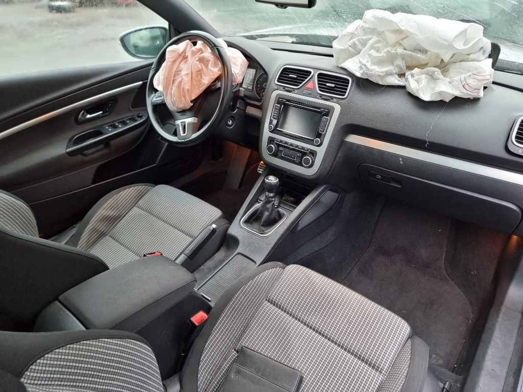 Dezmembrez VW EOS 2011 motor 2.0tdi CBAB  140cp  sistem decapotare decapotabila bara fata spate capota far stanga dreapta aripa tripla haion turbo injector macara geam dezmembrari