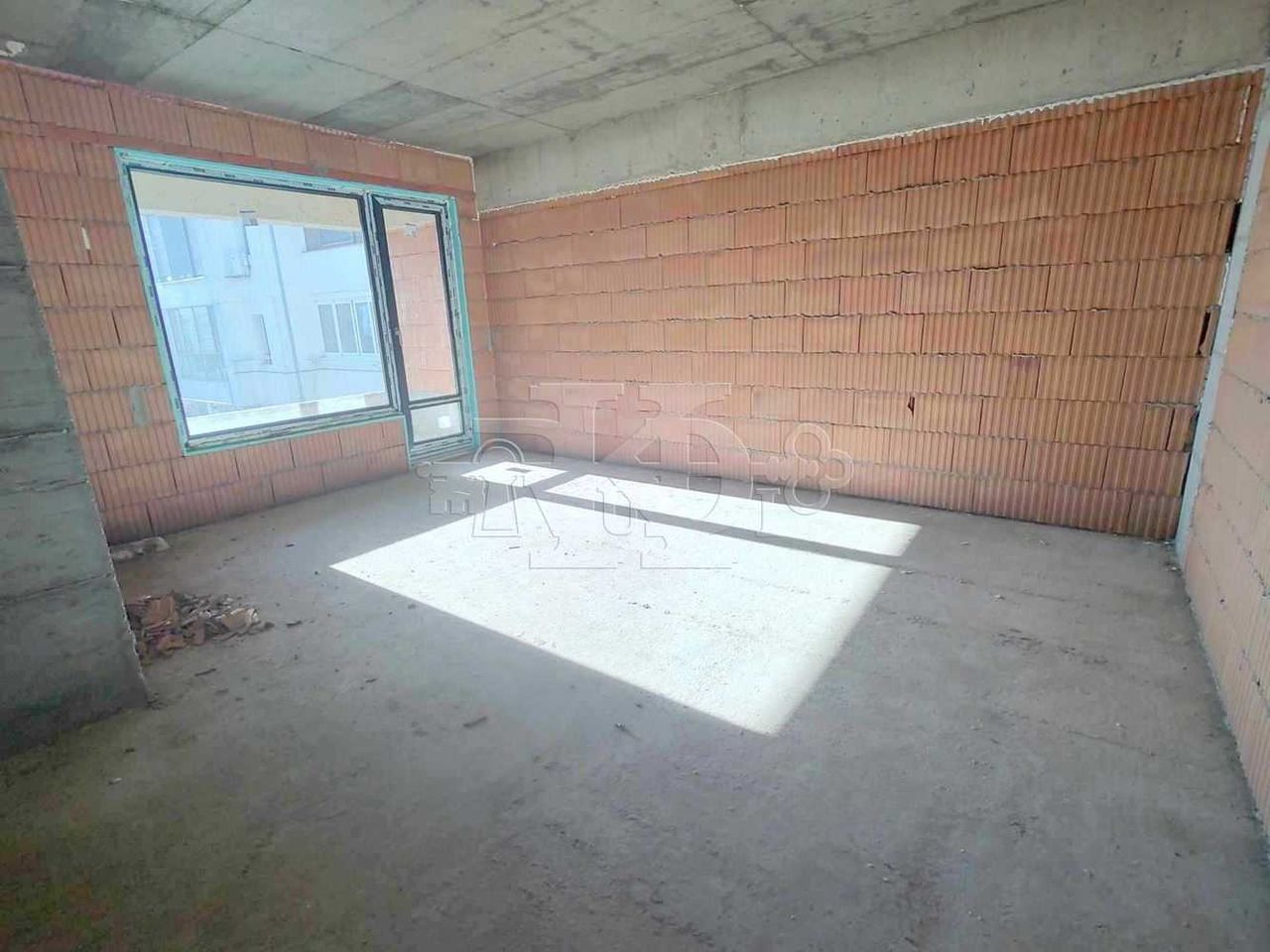 Продава се Тристаен апартамент в Добрич, Център - 87 кв.м за 1065 €/кв.м - Снимка #7