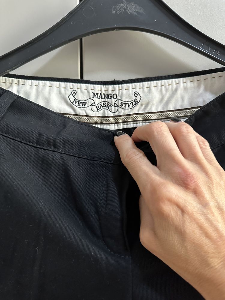 Pantaloni scurti Mango tip chinos