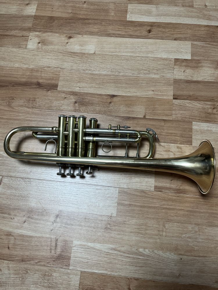 Тромпет Vincent Bach Stradivarius Quartertone