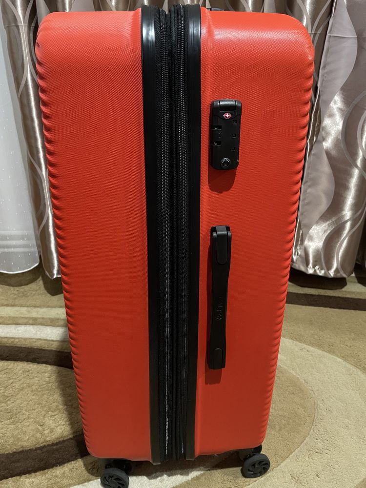 Vând bagaj cală Calpak Suitcase Orange Hardside 49Lx30lx69h