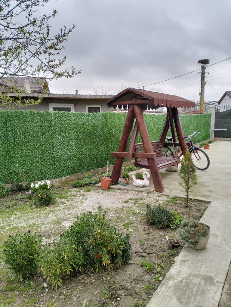 Gard viu artificial, stabil și durabil.