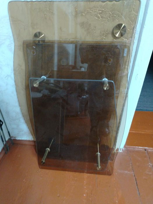 Подставка под телевизор. Коричневое стекло.