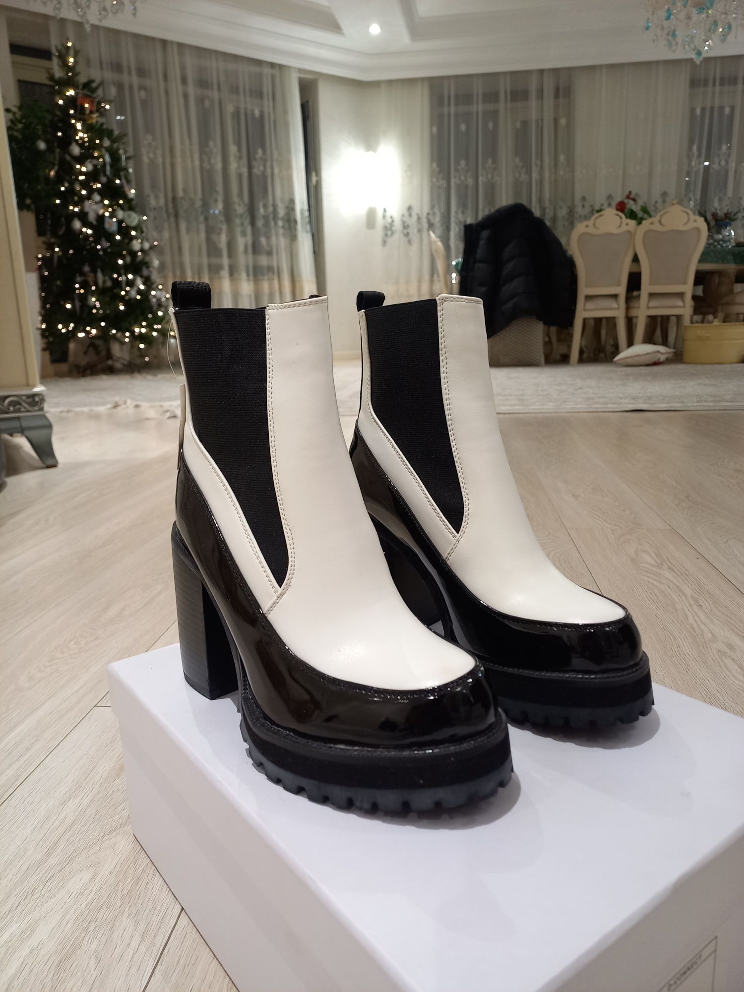 Alexander McQueen Booties