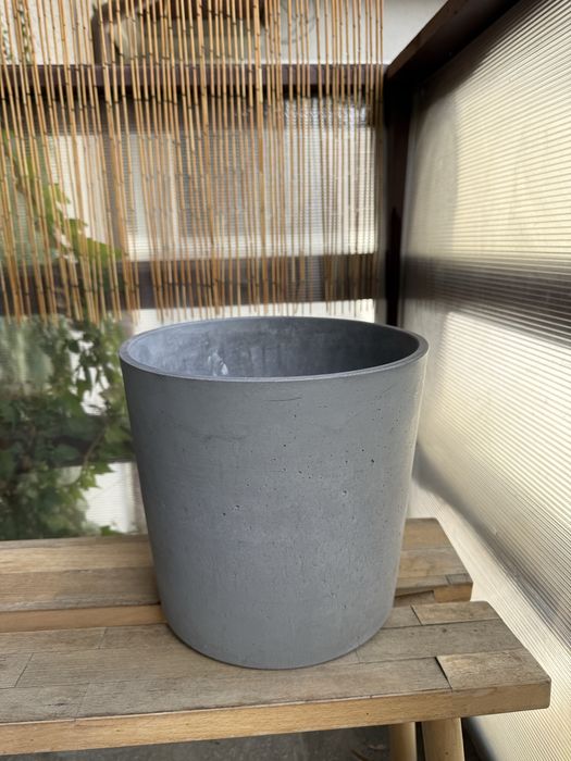 Ghiveci ceramica si plastic
