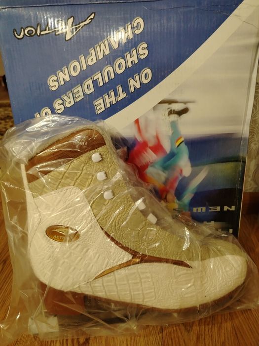 Коньки новые; 41-43