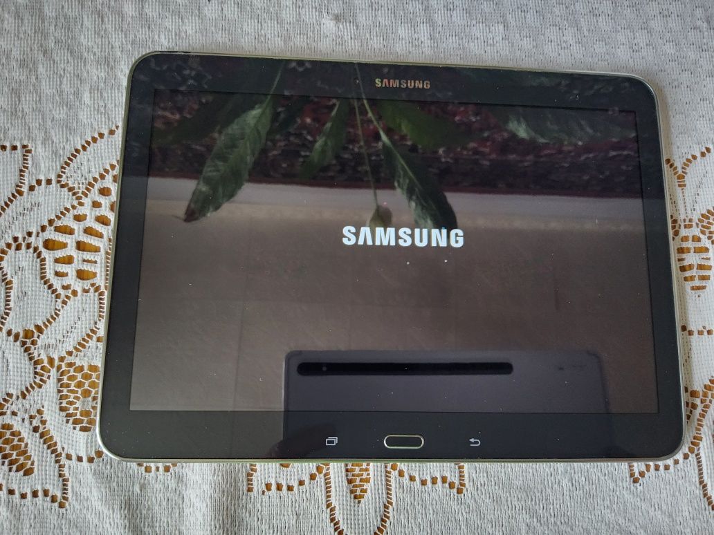 Планшет Samsung Calaxy Tab 4 SM T535