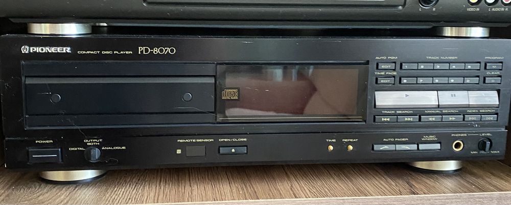 CD плеер Pioneer PD-8070