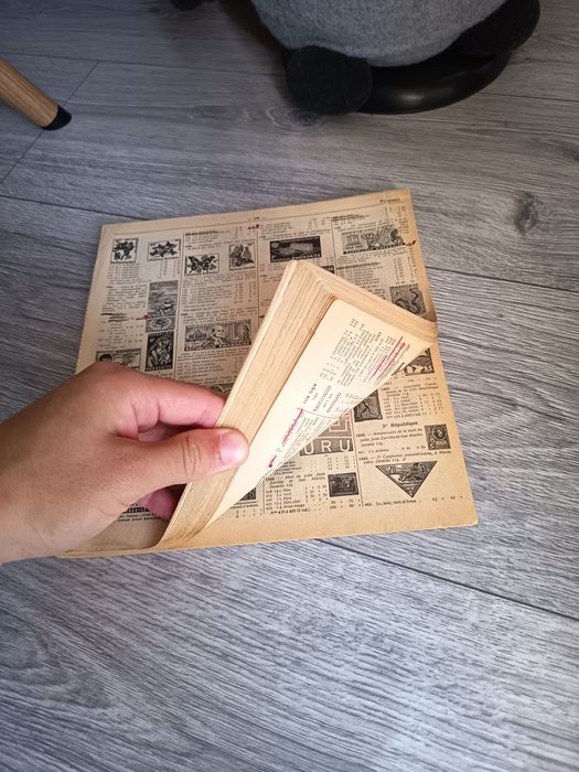 Carte/Album Pentru Timbre Vechi De Colectie