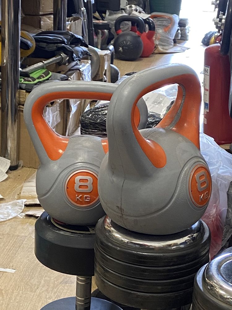 Kettlebell 2x 8 kg buc. Sed de 16 kg- 8 kg+8 kg= 16 kg germany noi